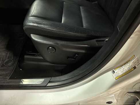 Used 2019 Jeep Grand Cherokee Limited AWD/4WD image 24
