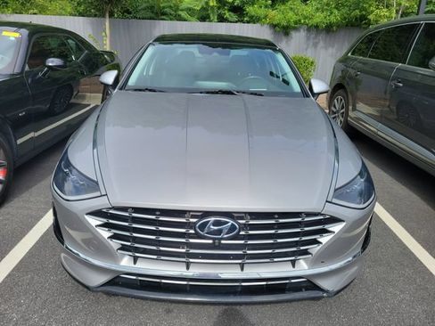 Used 2021 Hyundai Sonata Limited w/ Cargo Package FWD image 2