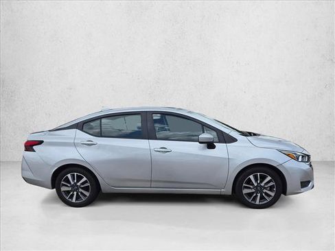 Used 2023 Nissan Versa SV FWD image 5