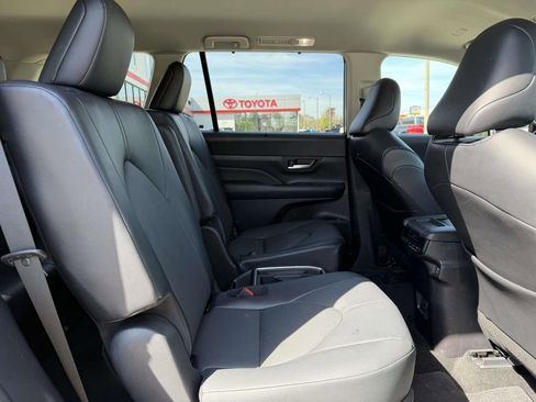 Certified 2025 Toyota Grand Highlander AWD image 15