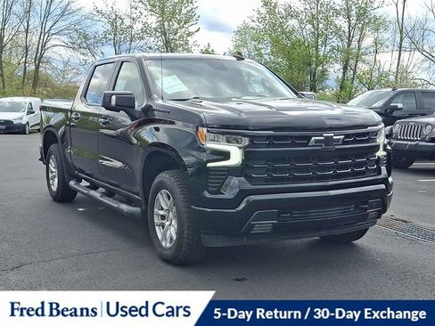 Used 2023 Chevrolet Silverado 1500 RST w/ Convenience Package II AWD/4WD image 2
