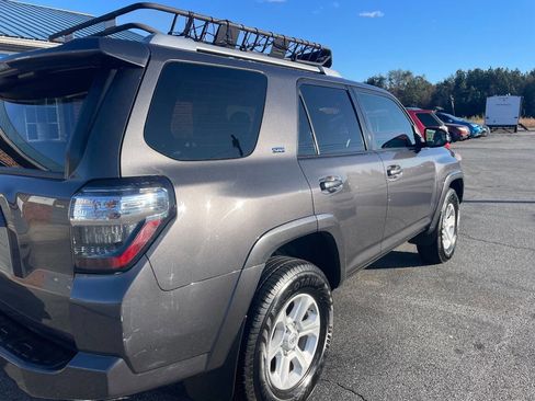 Used 2016 Toyota 4Runner SR5 Premium image 3