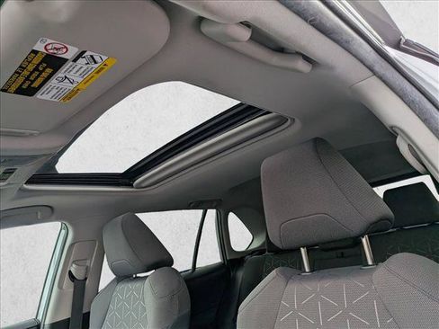 Used 2022 Toyota RAV4 XLE w/ Convenience Package FWD image 25