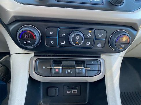 Used 2023 GMC Acadia Denali w/ Black Diamond Edition image 23