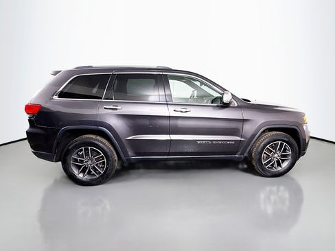 Used 2017 Jeep Grand Cherokee Limited image 11