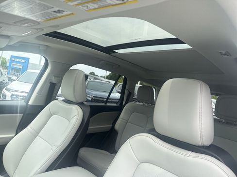 Used 2026 Lincoln Aviator AWD image 23
