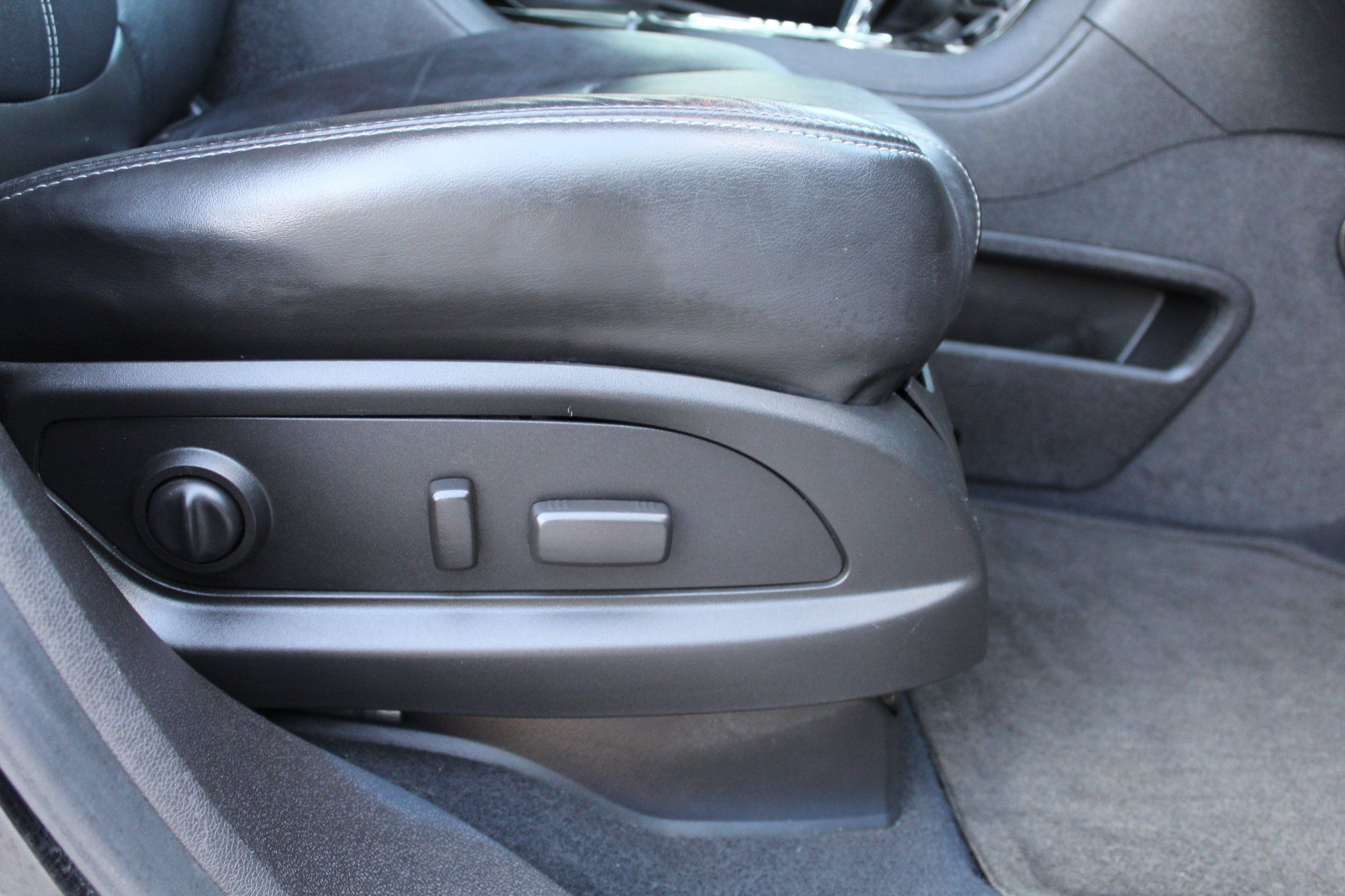 Used 2013 GMC Acadia SLT w/ Technology Package AWD/4WD image 18