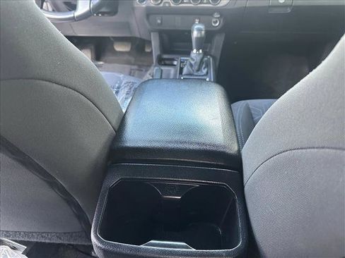 Used 2017 Toyota Tacoma SR5 AWD/4WD image 26