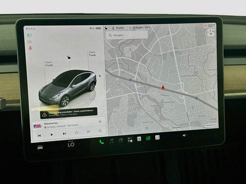 Used 2024 Tesla Model Y Long Range AWD/4WD image 21