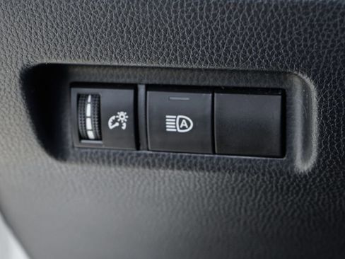 Used 2020 Toyota RAV4 XLE AWD/4WD image 19