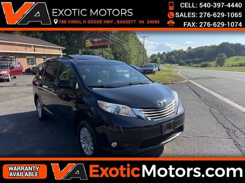 Used 2017 Toyota Sienna XLE w/ XLE Navigation Package FWD image 1