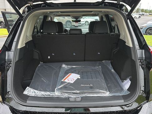 New 2026 Nissan Rogue SV FWD image 33