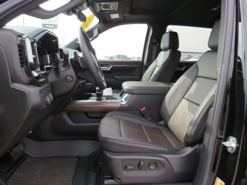 Used 2025 Chevrolet Silverado 1500 High Country w/ Midnight Edition image 19