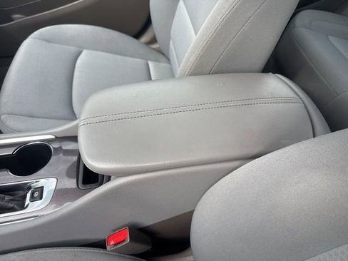 Used 2024 Chevrolet Malibu LT image 28