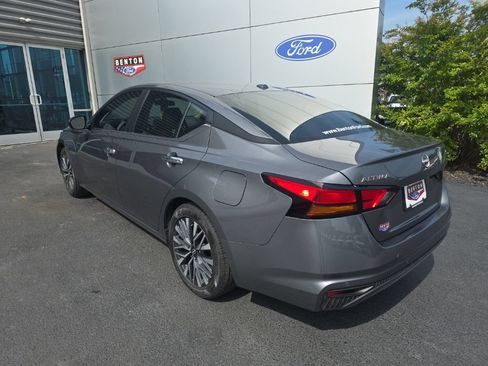 Used 2024 Nissan Altima 2.5 SV FWD image 8