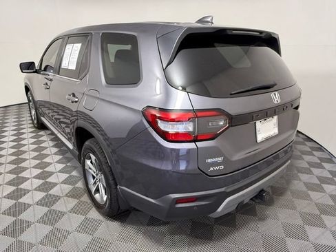 Used 2025 Honda Pilot EX-L image 4