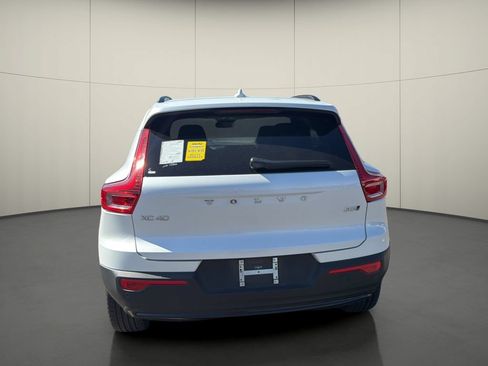 Used 2026 Volvo XC40 B5 Plus AWD/4WD image 6