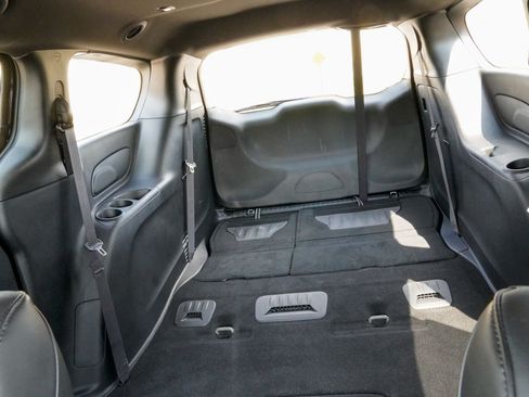 Used 2026 Chrysler Pacifica Select FWD image 17