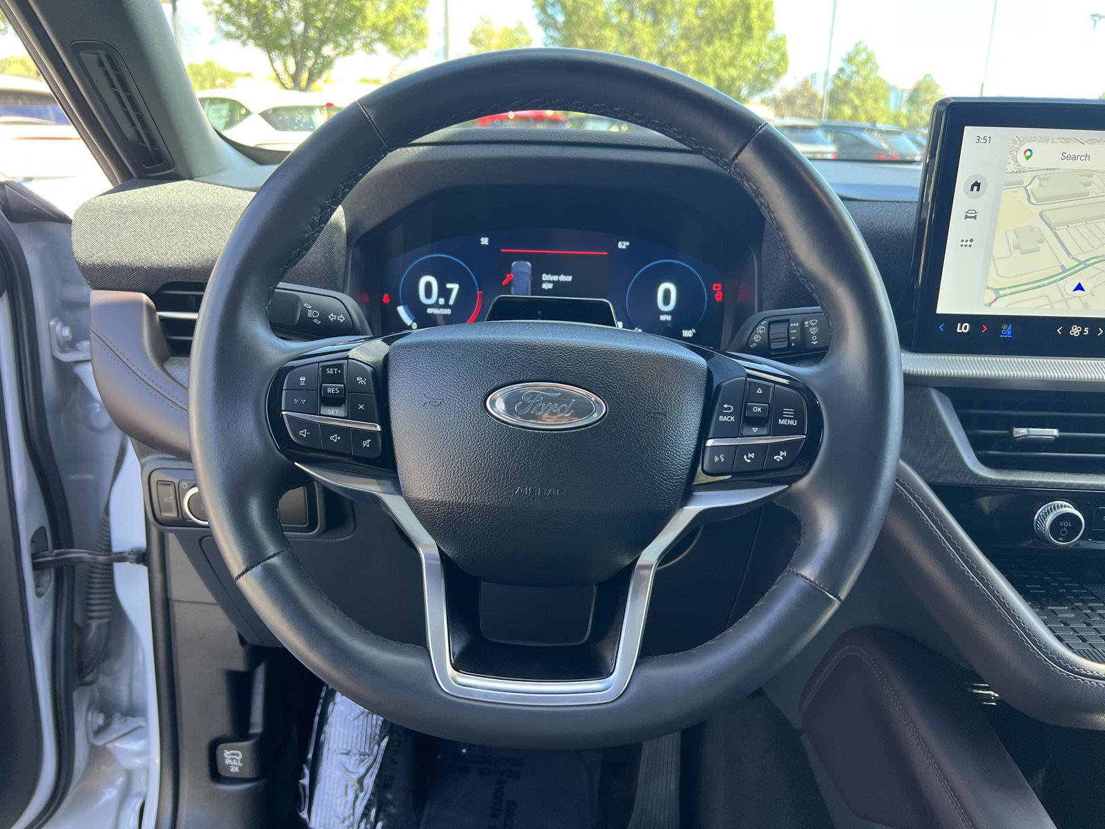 Used 2025 Ford Explorer Platinum w/ LUX Leather Package AWD/4WD image 30