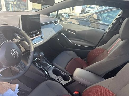 Used 2025 Toyota Corolla SE w/ SE Premium Package FWD image 12