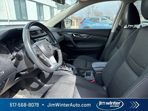 Used 2018 Nissan Rogue SV w/ Premium Package image 10