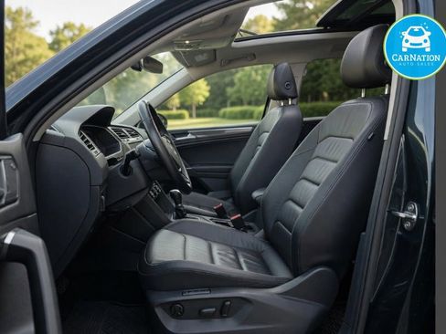 Used 2018 Volkswagen Tiguan SEL Premium FWD image 6