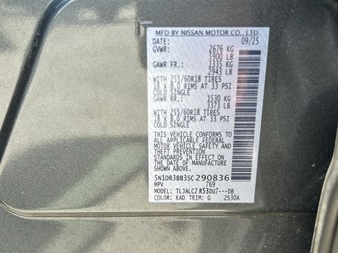 Used 2025 Nissan Pathfinder SV w/ SV Premium Package FWD image 32