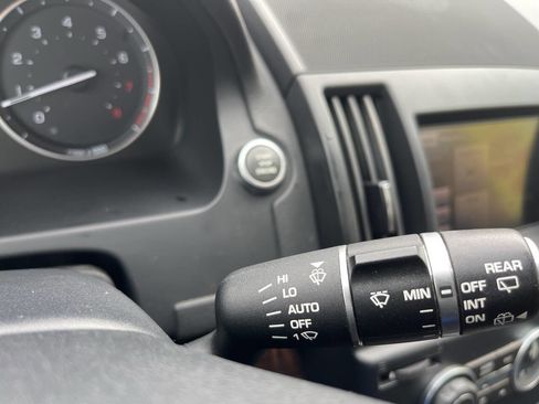 Used 2013 Land Rover LR2 HSE w/ HSE Pkg image 29