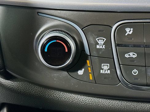 Used 2022 Chevrolet Traverse LT AWD/4WD image 18