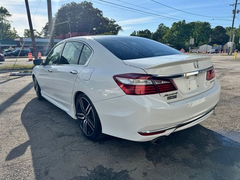 Used 2017 Honda Accord Sport image 7