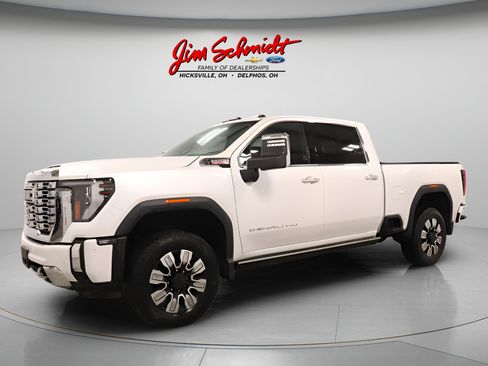 Used 2025 GMC Sierra 2500 Denali w/ Denali Reserve Package AWD/4WD image 2