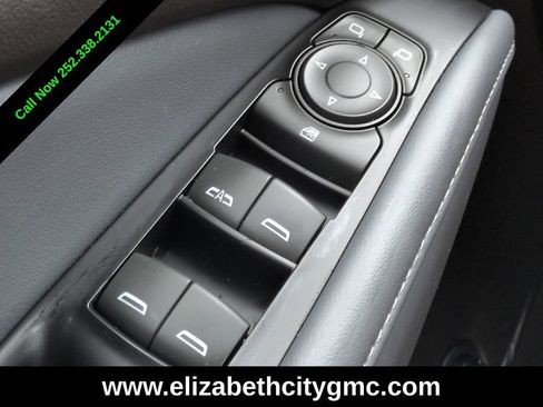 Used 2023 Buick Enclave Essence AWD/4WD image 23