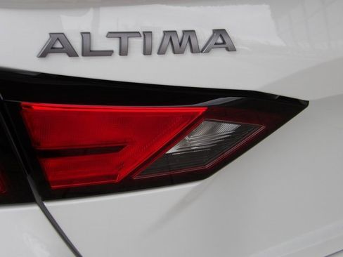 New 2025 Nissan Altima 2.5 SR w/ SR Premium Package image 8