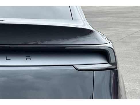 Used 2026 Tesla Model Y Long Range RWD image 16