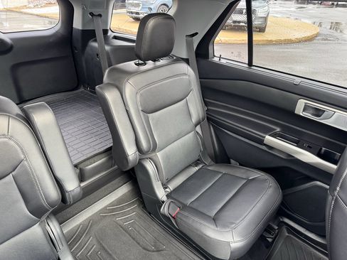 Certified 2023 Ford Explorer Limited w/ Limited Technology Package AWD/4WD image 16