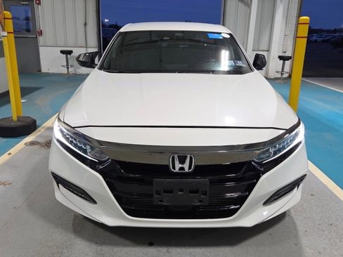 Used 2019 Honda Accord Sport image 2