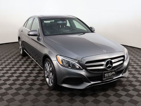 Used 2018 Mercedes-Benz C 300 4MATIC Sedan image 8