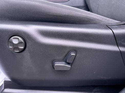 Used 2025 Dodge Durango GT AWD/4WD image 12