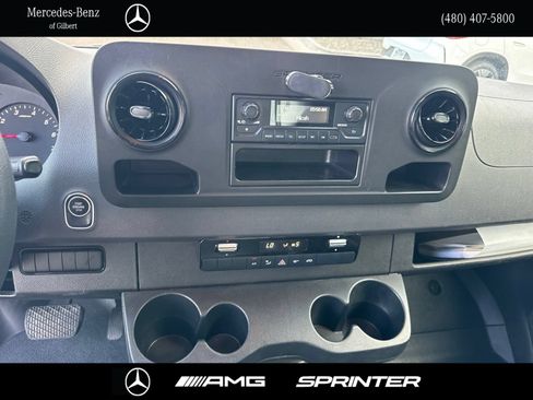 Used 2022 Mercedes-Benz Sprinter 2500 image 22