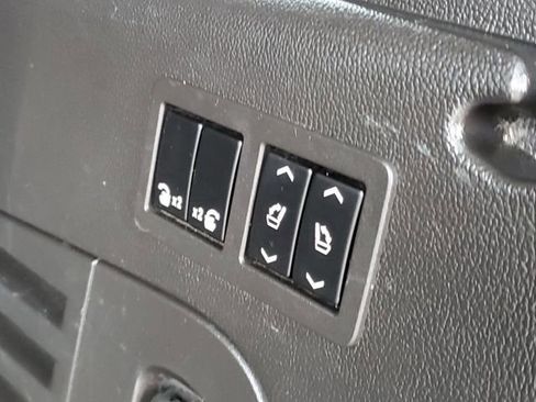 Used 2016 Cadillac Escalade ESV Luxury image 37