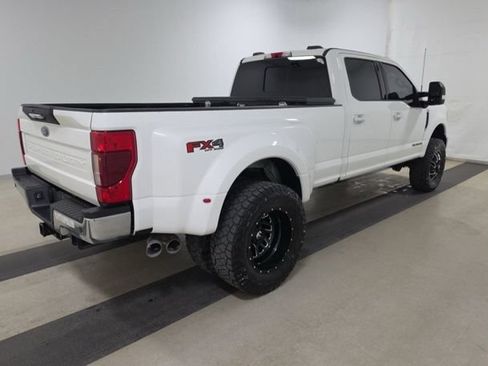 Used 2022 Ford F350 Lariat w/ Lariat Value Package AWD/4WD image 3