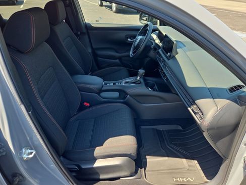 Certified 2025 Honda HR-V Sport image 28
