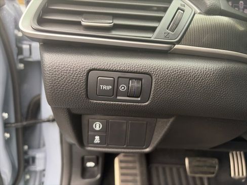 Used 2022 Honda Accord Sport image 11