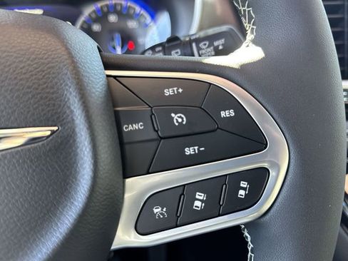 New 2026 Chrysler Pacifica Select FWD image 27