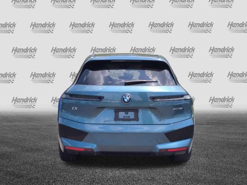 Used 2024 BMW iX xDrive50 w/ Premium Package AWD/4WD image 9