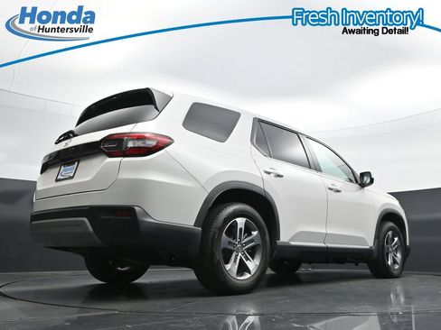 Used 2025 Honda Pilot EX-L image 35
