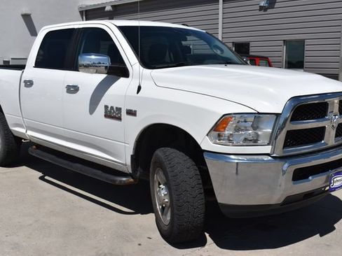 Used 2017 RAM 2500 SLT AWD/4WD image 3