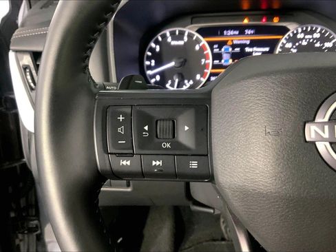 Used 2025 Nissan Rogue SV AWD/4WD image 18