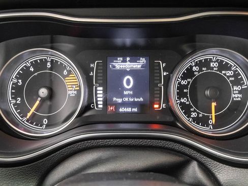 Used 2019 Jeep Cherokee Latitude w/ Popular Appearance Group image 16