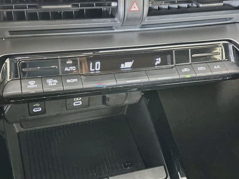 Used 2024 Toyota Prius LE FWD image 24